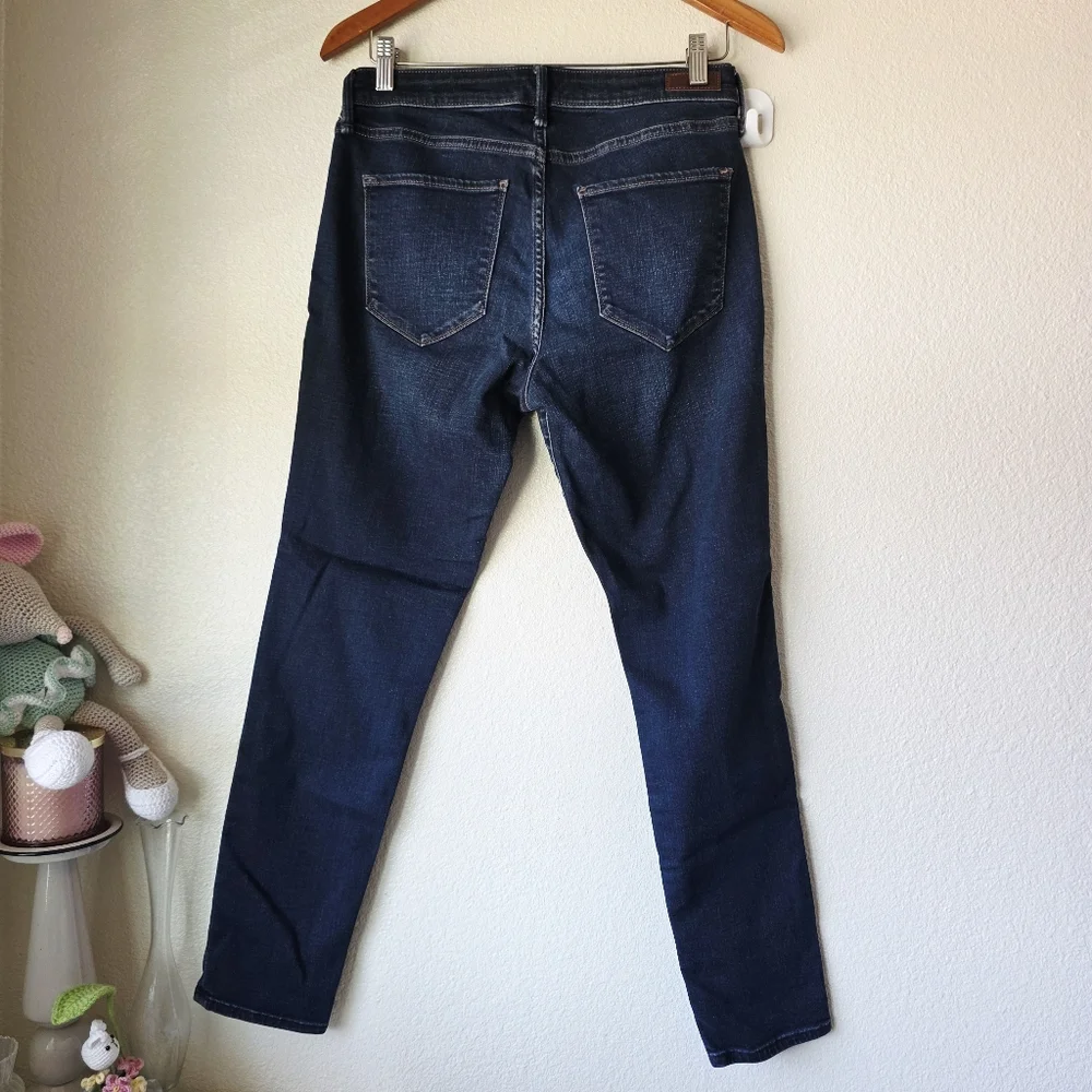 A&F Harper Low rise Super Skinny Jean 29 Short